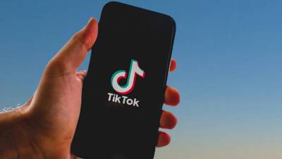 Пользователи TikTok обеспокоились вирусным видео о правильном бритье подмышек - inforeactor.ru