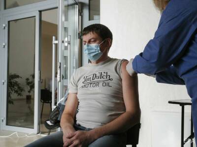 В Украине за сутки сделали 117 тыс. прививок от коронавируса - gordonua.com - Украина - Минздрав