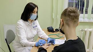 Дети все чаще болеют COVID-19. Может, вакцинироваться? - belta.by - Белоруссия