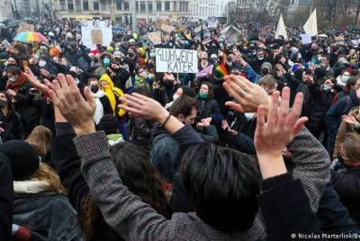 COVID-19: тысячи жителей Бельгии вышли на протесты против закрытия театров - unn.com.ua - Украина - Киев - Бельгия - Брюссель