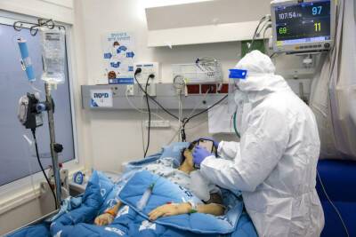«Омикрон» наступает? В Израиле 2.5 тысячи новых больных, процент тяжелых снизился до 0.03% - news.israelinfo.co.il - Англия - Израиль