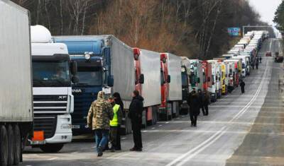 На российско-китайской границе образовалась очередь из 250 грузовиков - newizv.ru - Китай