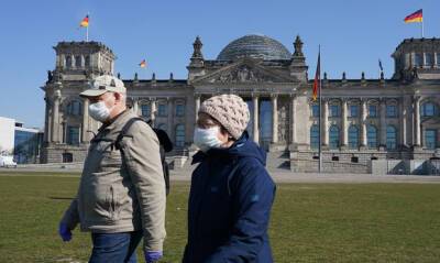 В Германии непривитым от коронавируса гражданам запретят ходить в магазины - og.ru - Германия