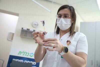 Первые исследования показывают, что вакцины работают против Омикрона - news.israelinfo.co.il - Англия - Израиль