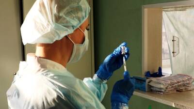 В Зауралье от коронавируса вакцинировались более 63 % взрослого населения - newdaynews.ru - Курганская обл.