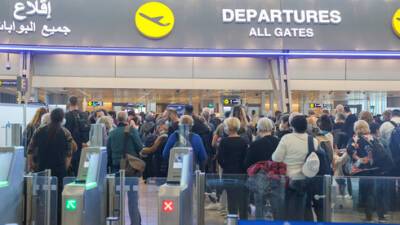 Нафтали Беннет - Вслед за семьей Беннета: тысячи израильтян вылетают в отпуск за границу - vesty.co.il - Израиль