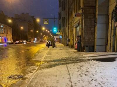 Участники флешмоба «Уехал в Комарово» призывают чиновников Смольного убирать снег - bloknot.ru - Санкт-Петербург