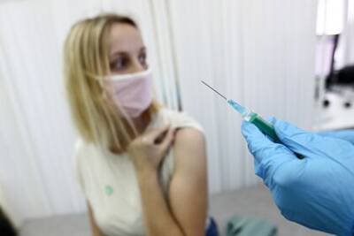 Ирина Ярцева - Врач назвала основные противопоказания к вакцинации против COVID-19 - lenta.ru
