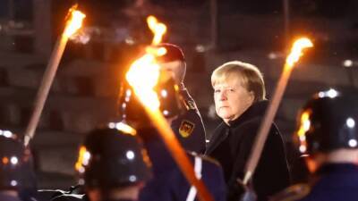 Ангела Меркель - В Германии торжественно проводили Ангелу Меркель с поста канцлера - svoboda.org - Германия - Берлин