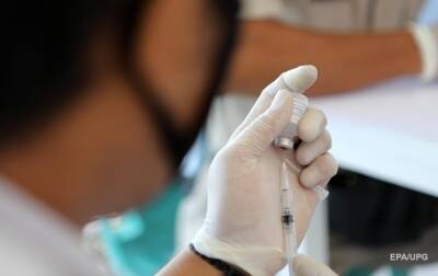 В Италии мужчина пришел на COVID-вакцинацию с силиконовой рукой - korrespondent.net - Украина - Италия
