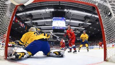 Чемпионат мира по хоккею отменён из-за массового заражения COVID-19 - svoboda.org - Сша - Канада - Швейцария
