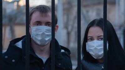 Вернувшихся из стран с «омикроном» воронежцев проводят в изолятор полицейские - vestivrn.ru