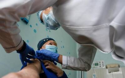 Темпы COVID-вакцинации снова снижаются – МОЗ - korrespondent.net - Украина