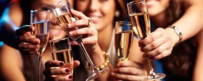 Ученые Университета Питтсбурга назвали употребляющих алкоголь более устойчивыми к ковиду - runews24.ru - Сша