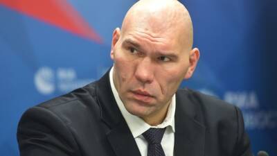 Николай Валуев - Валуев назвал логичной отмену МЧМ-2022 по хоккею - russian.rt.com - Россия - Канада - Словакия