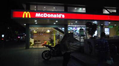 Израильтяне о повышении цен в McDonald's: "Ведем себя как заложники - платим и молчим" - vesty.co.il - Израиль