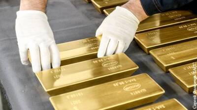 Почему мир скупает золото при сильном долларе - obzor.lt