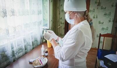 В Тюмени организована вакцинация маломобильных людей на дому - nashgorod.ru - Тюмень