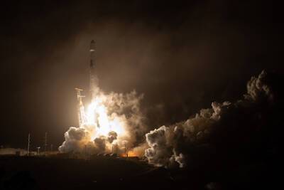 Илон Маск - SpaceX побила годовой рекорд пусков - lenta.ru - Сша