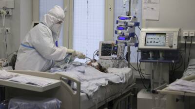 В Москве за сутки от коронавируса умерли 93 человека - russian.rt.com - Москва