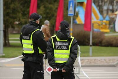 В Латвии полиция задержала депутата-антиваксера - lenta.ru - Латвия