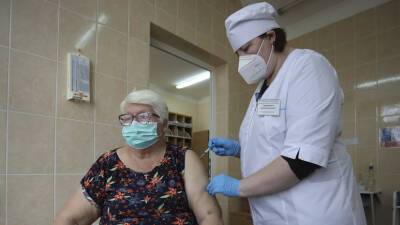 В Рязанской области ввели обязательную вакцинацию от COVID-19 для пожилых лиц - russian.rt.com - Рязанская обл.