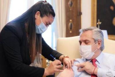 Альберто Фернандес - Президенту Аргентины поставили вторую дозу вакцины Спутник V - mk.ru - Аргентина