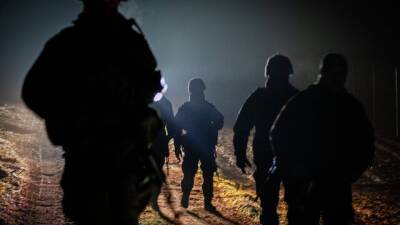 СМИ: Среди солдат, охраняющих восточную границу от мигрантов — вспышка Covid-19 - eadaily.com - Польша