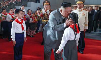 Ким Ченын - В Северной Корее ввели «налог на конфеты». Раз в год вождь раздает сладости всем детям страны - og.ru - Китай - Кндр