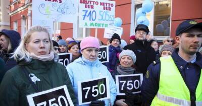 Из школ уволились 600 педагогов без ковид-сертификатов, но учителей не хватало и до этого - rus.delfi.lv - Латвия