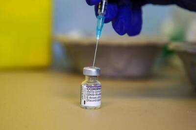 Pfizer: три дозы вакцины успешно нейтрализуют омикрон-штамм - argumenti.ru