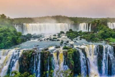 В Бразилии вводят пятидневных карантин для туристов без прививок - versia.ru - Бразилия