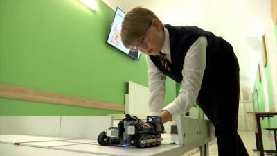 Роботеатр и робофутбол: российские школьники победили на Международной олимпиаде по робототехнике - russian.rt.com