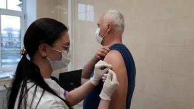 Дмитрий Лисовец - 37,8 тысяч доз вакцины «Спутник V» поступило в Петербург - neva.today - Санкт-Петербург