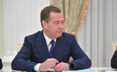 Дмитрий Медведев - Медведев рассказал, как перенес вакцинацию от коронавируса - argumenti.ru - Россия