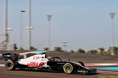 У Haas проблемы с установкой в машину мотора Ferrari - f1news.ru - Англия - Италия