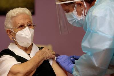 В Испании все жители дома престарелых заразились COVID-19 после вакцинации Pfizer - sharij.net - Испания - Лагартер