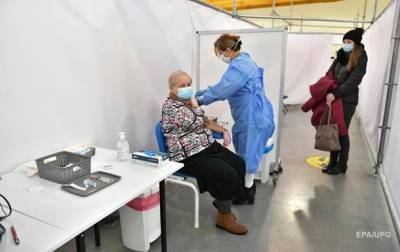 В Польше отказались прививать пожилых людей вакциной AstraZeneca - korrespondent.net - Польша