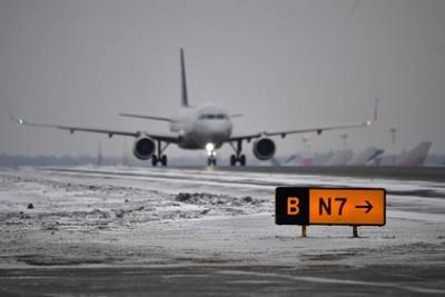 Россия продлила ограничения на авиасообщение с Великобританией - lenta.ru - Россия - Англия