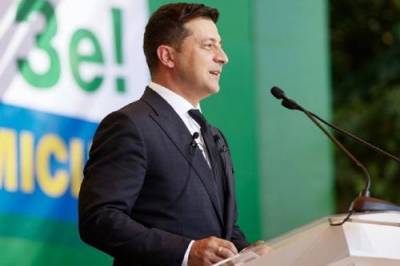 Владимир Зеленский - Президента Украины поддерживает каждый четвертый гражданин страны - argumenti.ru - Украина