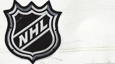 Луис Блюз - НХЛ объявила о переносе двух матчей из-за заражения игроков COVID-19 - inforeactor.ru - Вашингтон - штат Аризона - Вашингтон