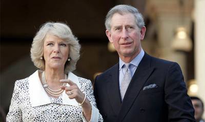 королева Елизавета II (Ii) - принц Чарльз - герцогиня Камилла - Принц Чарльз и его супруга сделали прививки от коронавируса - capital.ua