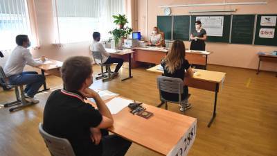 Анзор Музаев - Российским школьникам дадут дополнительную неделю для сдачи ЕГЭ - gazeta.ru