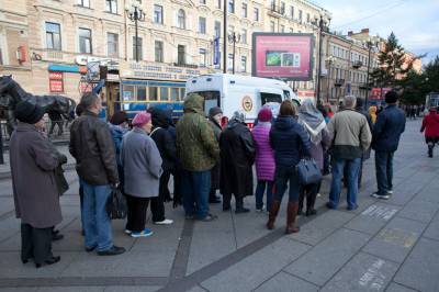 В Петербурге за сутки от коронавируса прививают по 10 тысяч человек - neva.today - Санкт-Петербург