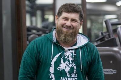 Рамзан Кадыров - Кадыров разрешил чеченцам не носить маски от коронавируса - mk.ru - республика Чечня