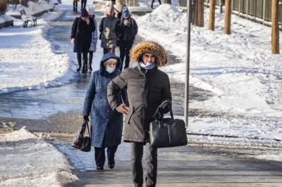 Анна Попова - Глава Роспотребнадзора призвала россиян продолжать носить маски - aif.ru - Россия