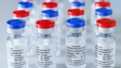 Денис Шмыгаль - В Украине официально запретили российскую вакцину против COVID-19 - vchaspik.ua