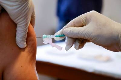 Паоло Джентилони - В ЕС от коронавируса привились около 1,5% населения, заявили в Еврокомиссии - aif.ru - Евросоюз