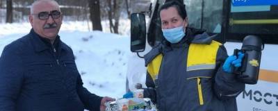 С начала недели в Подмосковье пассажирам раздали более 1,1 тысячи литров чая - runews24.ru - Московская обл.