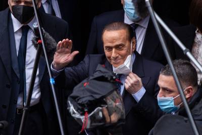 Сильвио Берлускони - Марио Драги - Берлускони госпитализировали после неудачного падения - tvc.ru - Италия - Рим